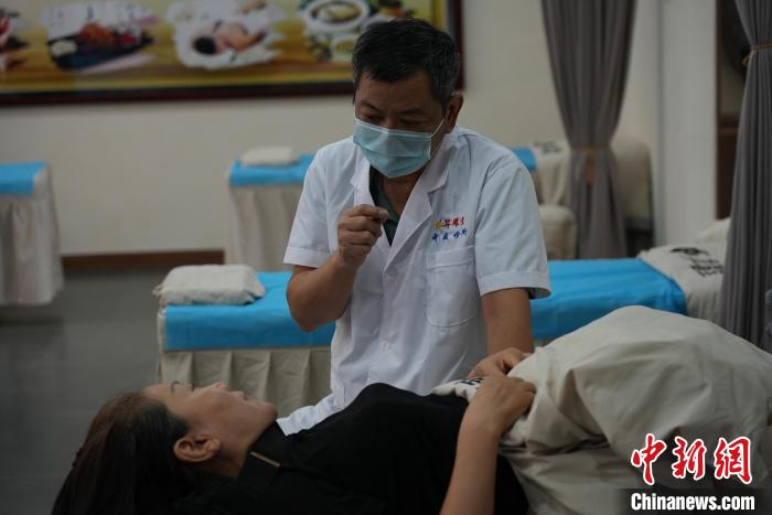 台湾中医师安徽悬壶 大陆青年接棒传承  第2张